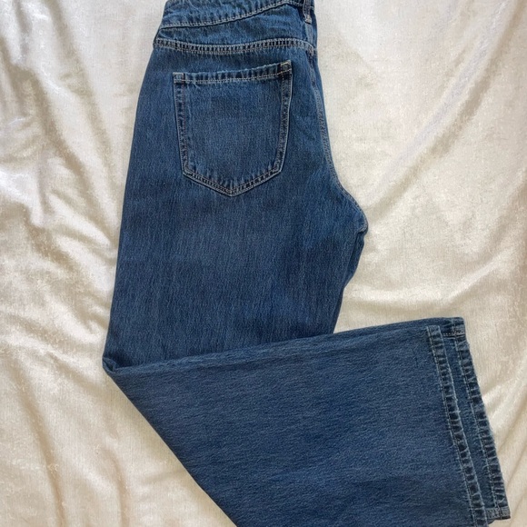 Brand New Low Rise Baggy Hollister Jeans - Picture 3 of 4